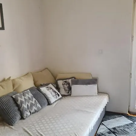 Апартамент Под Наем Apartment
